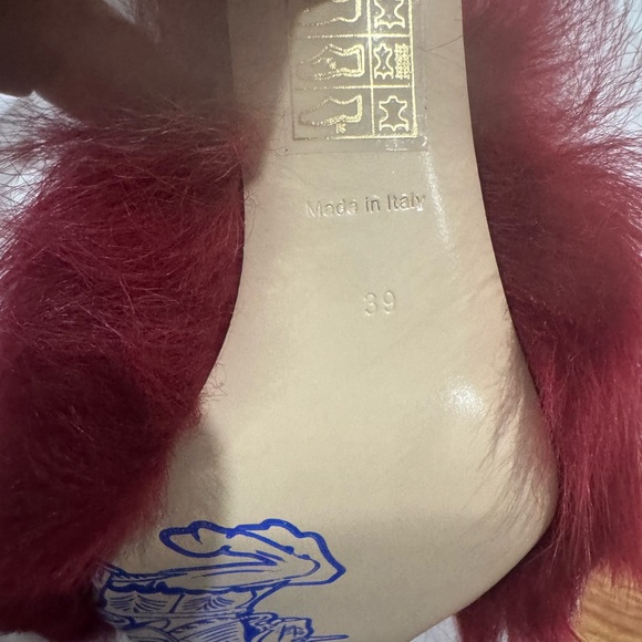 BRAND NEW Burberry Minnie Shearling Mule Sandals - Picture 9 of 13